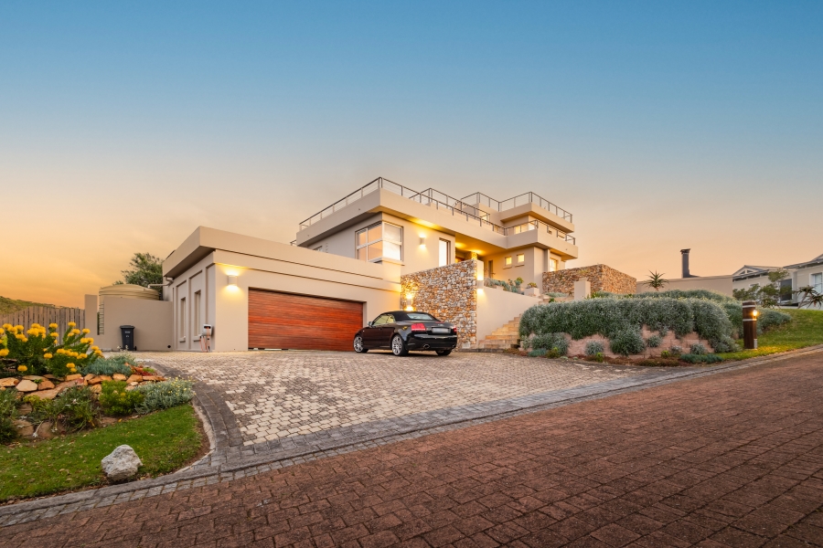 5 Bedroom Property for Sale in Whale Rock Beach Western Cape
